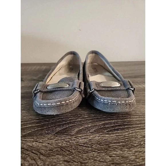 Michael Kors Suede Moccasins Logo Silver Grey Driving Flats Sz 7 - Picture 5 of 7